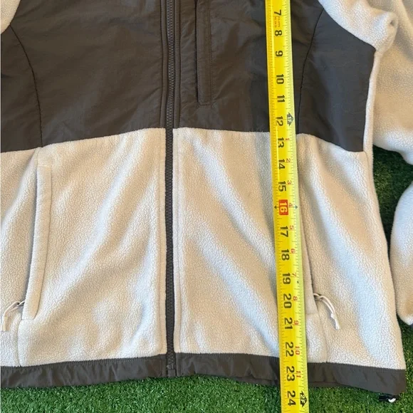 The North Face Black and Cream Hooded Fleece Jacket - Picture 2 of 8
